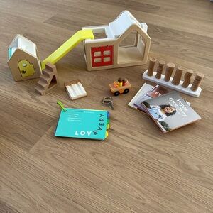 Lovevery “The Observer” Play Kit - 37, 38, 39 months